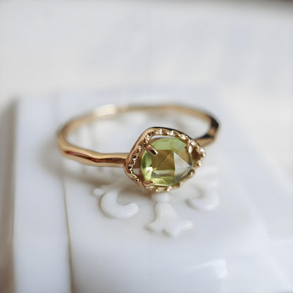 Natürlicher Peridot-Ring